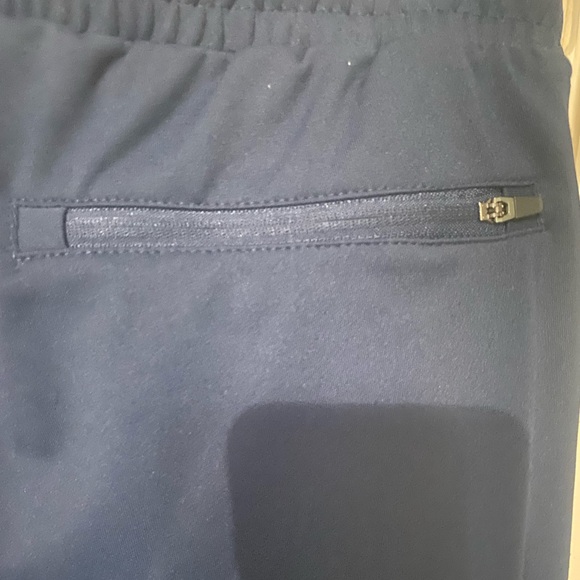 Men's Kirkland Signature active Navy jogger pants size M zipper pockets. - Picture 5 of 6